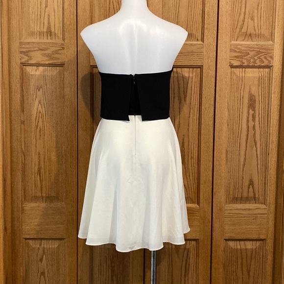 Halston Evening Dress - Picture 5 of 9